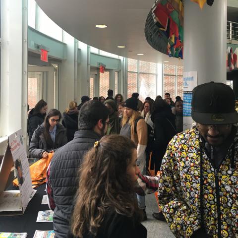 Bagdrive Students, faculty and staff waiting in line to pick up their reusable bag. 